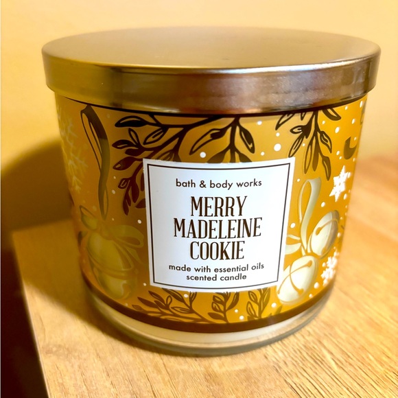Bath & Body Works Other - Bath & Body Works Merry Madeleine Cookie 3 Wick Candle